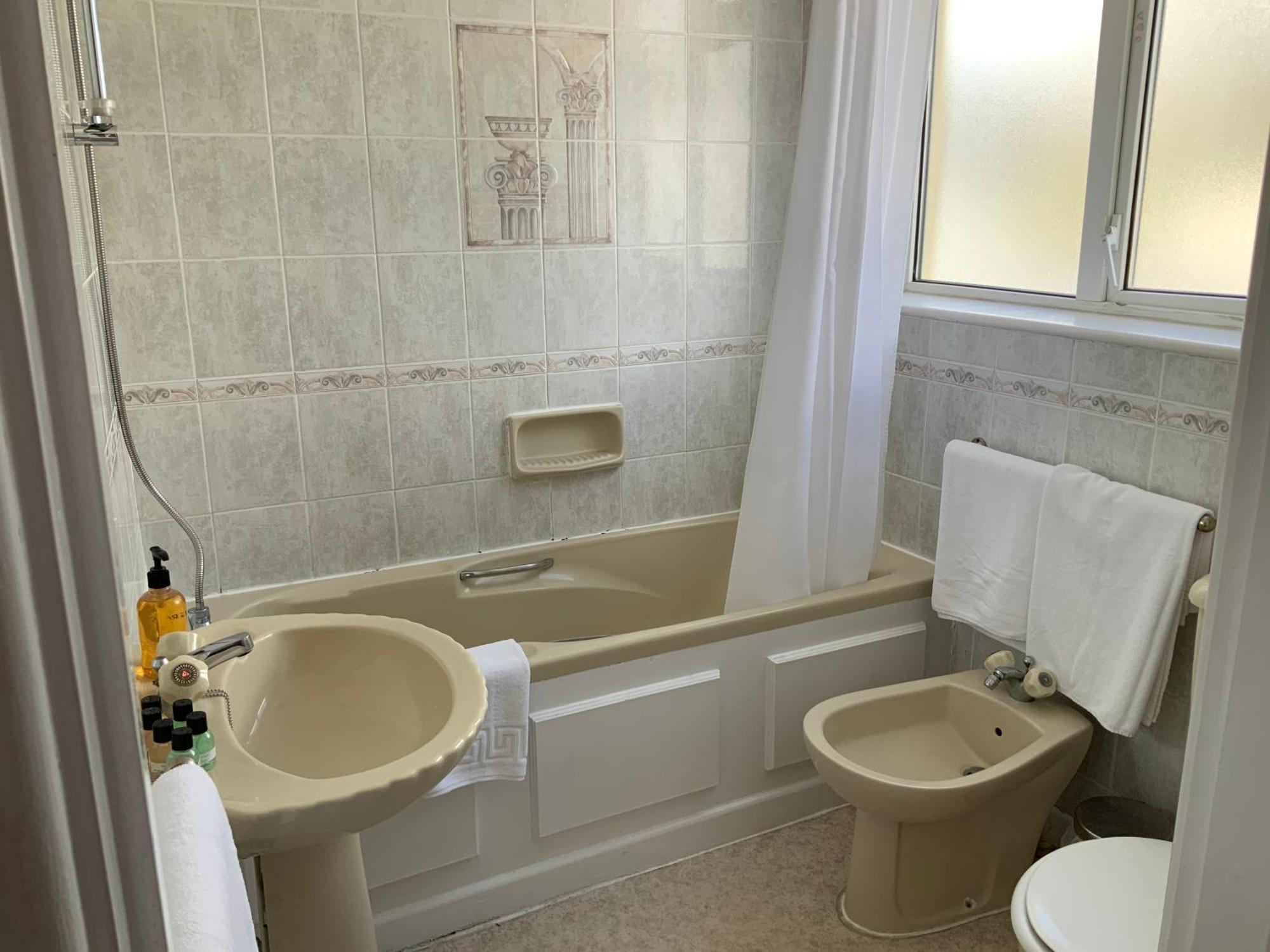 Marina Metro Hotel Saint Helier Værelse billede